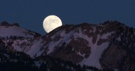 Supermoon and meteor showers to light op October Sky; NASA shares video with skywatching tips