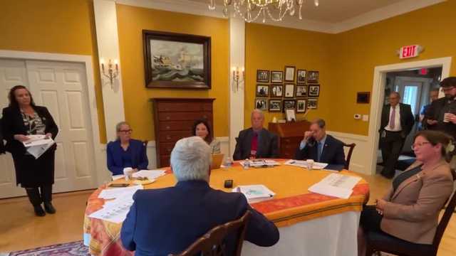 Executive councilor calls for emergency meeting to approve certain contracts