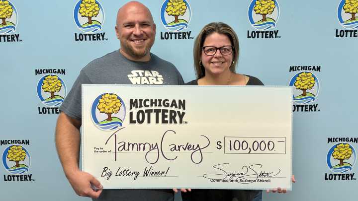 ChatGPT helps Wyandotte woman win $100,000 Powerball prize