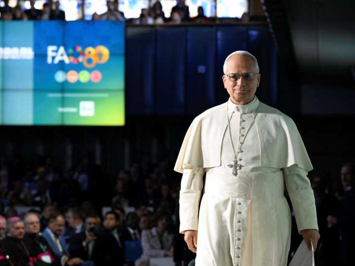 El Papa León XIV denunció que el uso del hambre como arma es “un crimen de guerra” y advirtió sobre la creciente desigualdad