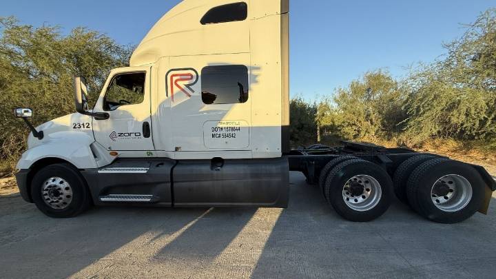 Alguaciles de Webb detienen a sujeto que se robó un tractor; lo tenía mal estacionado