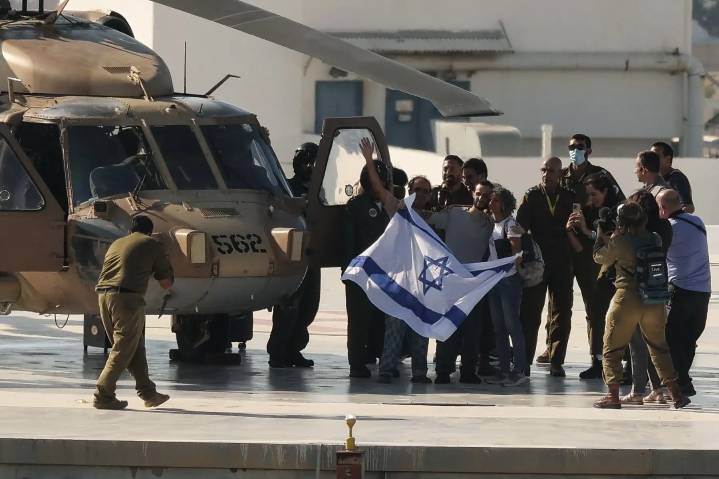 Israel entrega otros 30 cuerpos a Gaza, algunos con "signos de abuso"