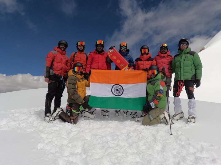 12th Bn J&K Rifles team embarks on expedition to Summit Mt Mukut East