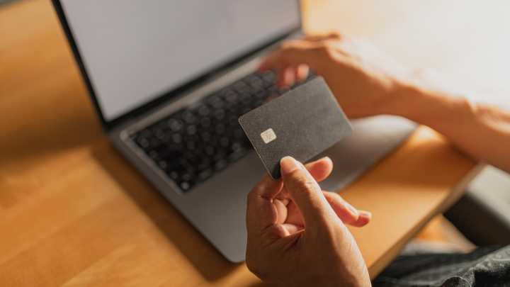 La OCU denuncia a la web de reventa de entradas Viagogo ante la CNMC por "incumplimiento" de la ley