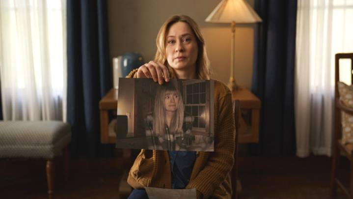 'Shelby Oaks' Review: Chris Stuckmann's Debut Is Derivative Horror