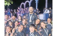 Triunfan juarenses en danza folclórica