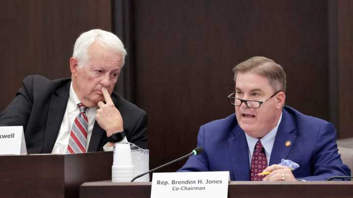 North Carolina GOP poised to redraw House map, aiming to secure another seat for Trump