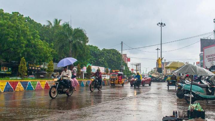 Season’s first cyclonic storm forms over Bay of Bengal, likely to hit A.P. coast on October 28