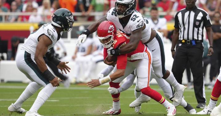 Za'Darius Smith abruptly retires after 5 games with the Eagles