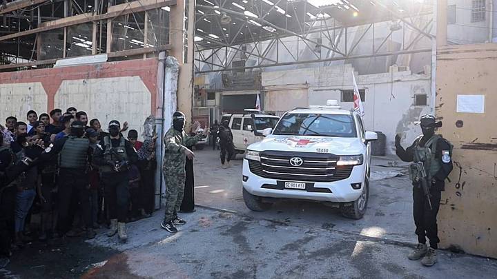 Netanyahu Orders 'Powerful Strikes' in Gaza As Hamas Delays Hostage Body Handover