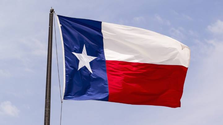 Apple and Google reluctantly comply with Texas age verification law