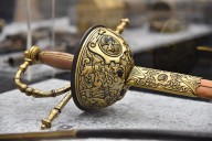 El damasquinador Ángel Luis Corrales recibirá la Medalla al Mérito Artesano en Farcama