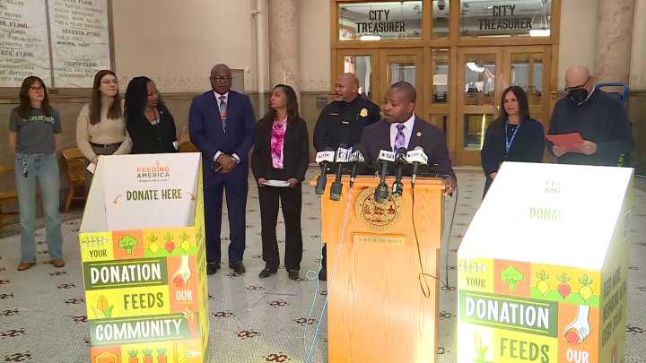 Milwaukee city, county leaders launch food drive to support residents affected by loss of FoodShare benefits