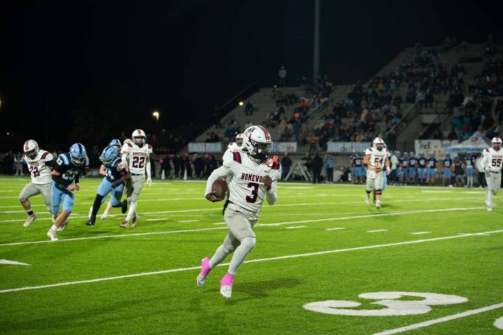 Patriots wrap up regular season with comeback win