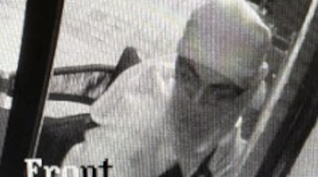 Toronto police searching for suspect in Dundas East break