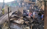 Un voraz incendio se registró en la madrugada en el barrio Zarabanda, zona occidental de Bucaramanga, dejando a su paso graves daños materiales y pérdidas para varias familias.