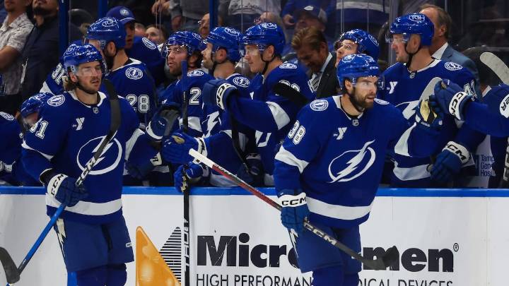 Lightning find yet another way to win in overtime victory over Stars