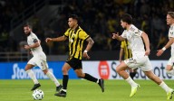 Regresó su magia: Orbelín Pineda da doble asistencia en gran partido de AEK Atenas en Conference League