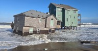 Two homes collapse into the Atlantic, bringing total to 8 lost this week in Outer Banks :: WRAL.com