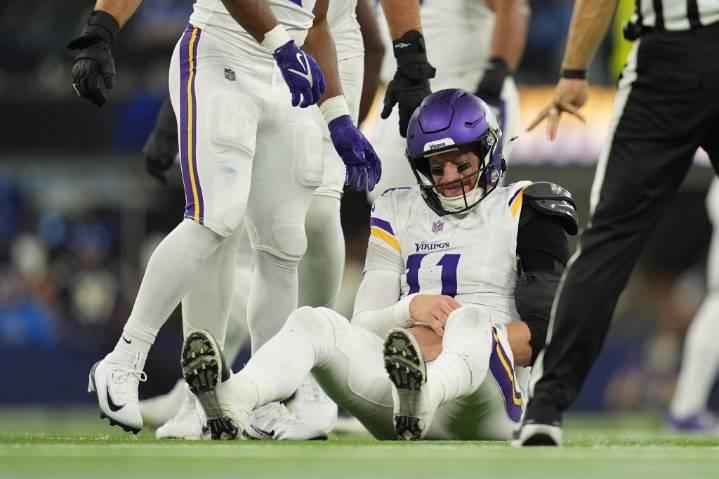 Did the Vikings handle Carson Wentz’s torn labrum correctly?