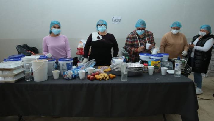 Entregan despensas, cobertores y colchonetas a damnificados de la Sierra Norte de Puebla