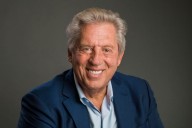 John Maxwell: “El liderazgo no es posición ni título, es influencia y servicio”