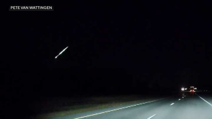 Video shows possible meteor lighting up the sky in southeast Wisconsin 🌠