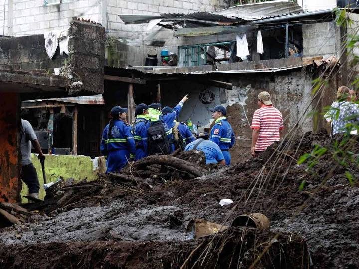 Se incrementa a 70 la cifra de personas muertas por lluvias; hay 72 desaparecidas
