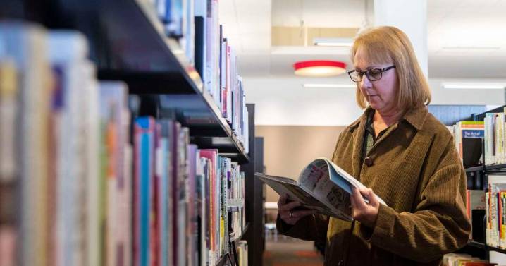 Familiar name makes surprise $10K donations to libraries across Iowa