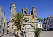 La Policía Nacional detiene a un hombre por robar en la catedral de Santa Ana y la parroquia de San Bernardo