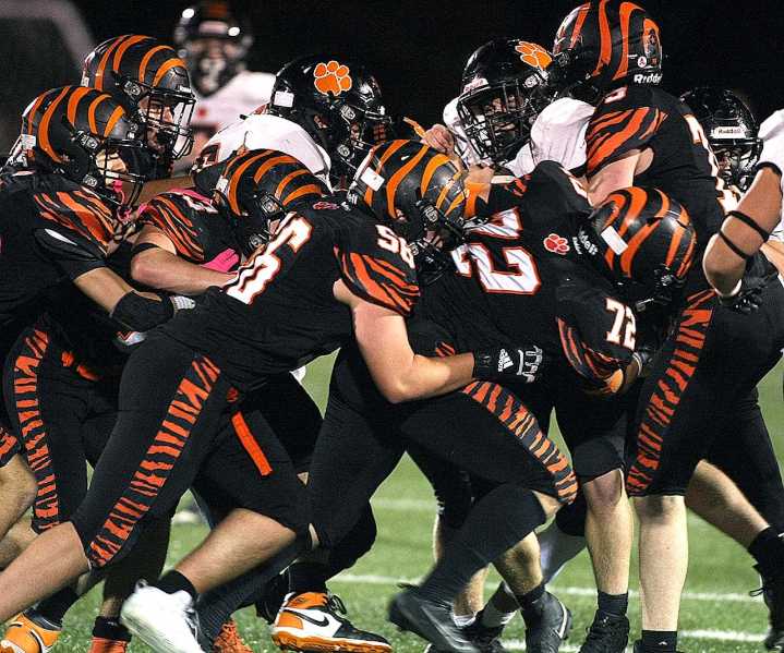 Pigskin Prophet: We pick, you vote for WMass, EMass football in Week 8