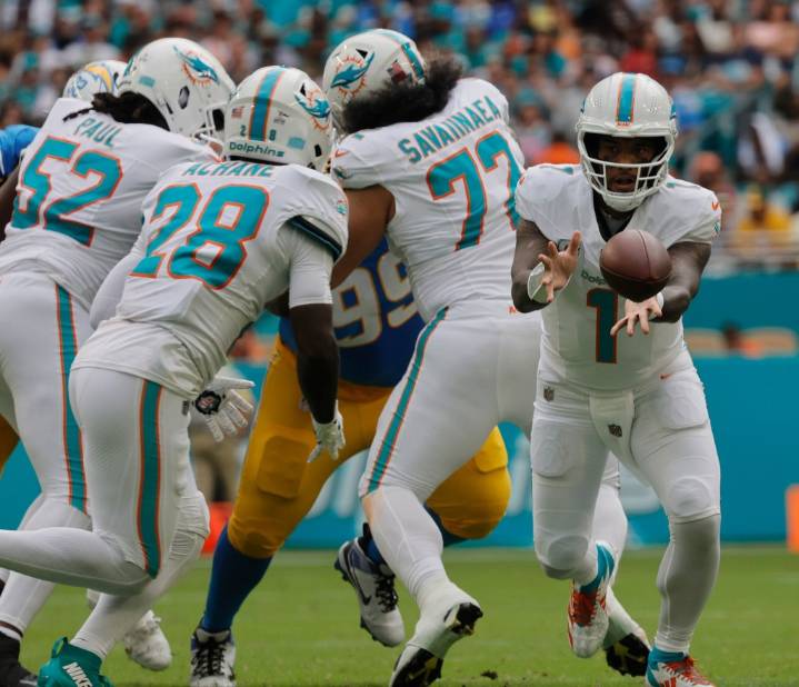 Dolphins fall to 1-5 after last-second loss to Chargers