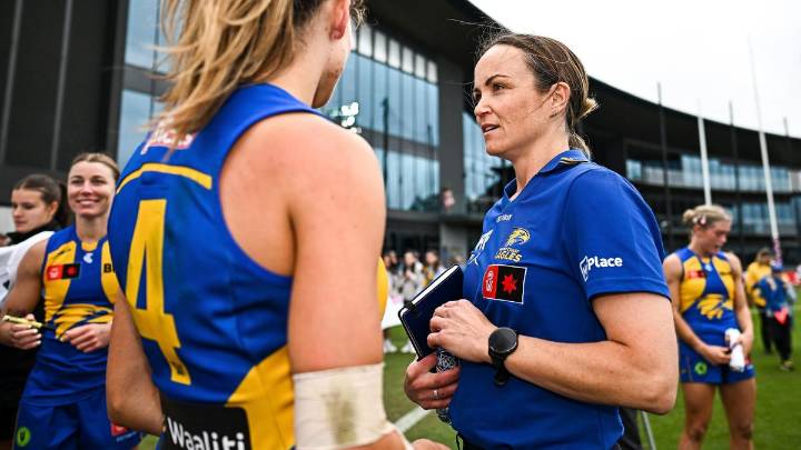 West Coast Eagles look to continue finals charge with crucial road battle against Collingwood