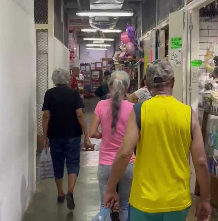 Clientes compran un tercio de lo que deben consumir