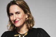 Christine d'Ornano, co-fundadora de Sisley: "Cuando el cerebro percibe excitación, miedo o vergüenza, la piel responde y ahora podemos armonizar esa reacción y traducirla en bienestar"
