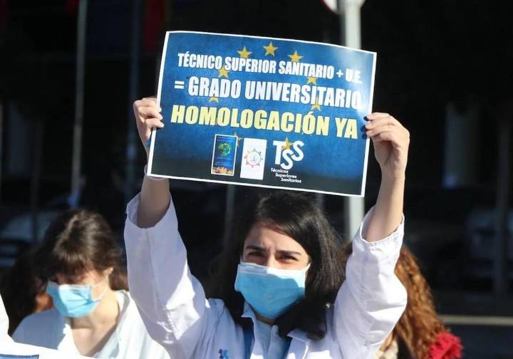 Más de la mitad de los técnicos superiores sanitarios de León secundan la huelga