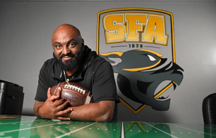 No. 1 St. Frances football breaks away from Hun School