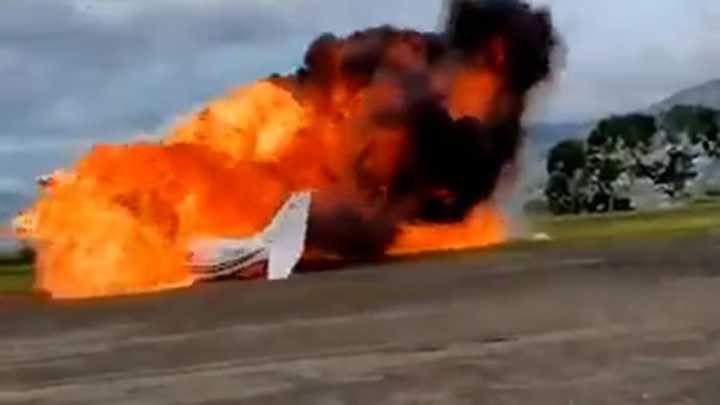 Video: un avión se estrelló durante el despegue en un aeropuerto fronterizo de Venezuela y hay dos muertos