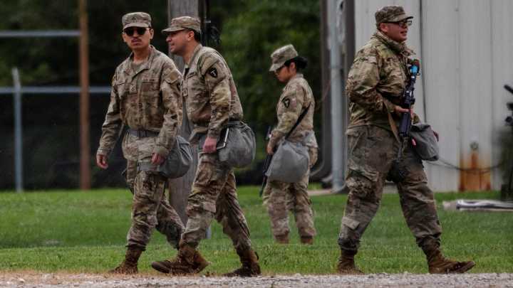Trump comienza a desplegar al ejército en Chicago en otro importante paso para llevar a los militares a ciudades demócratas