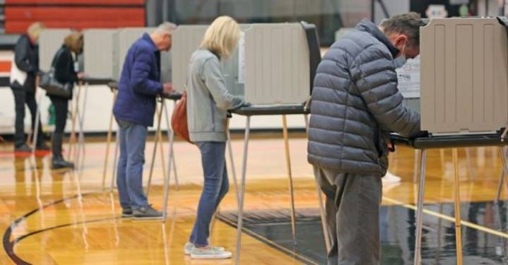 How much are Cleveland politicians spending to win their elections? We checked the numbers