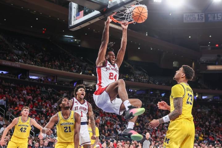 Deadspin | Zuby Ejiofor, No. 5 St. John's take aim at Quinnipiac in opener