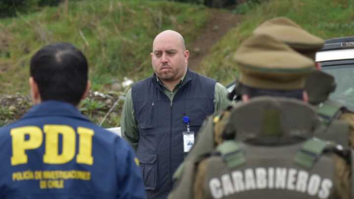 Familia de exdirector del Registro Civil cuya casa fue atacada en Ercilla repudió dichos del seremi de Seguridad