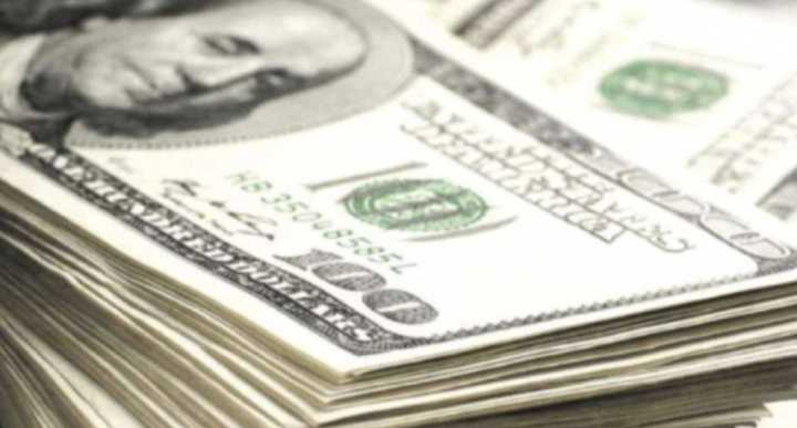 Peso mexicano se deprecia contra el dólar; el mercado se alista para el anuncio de la Fed