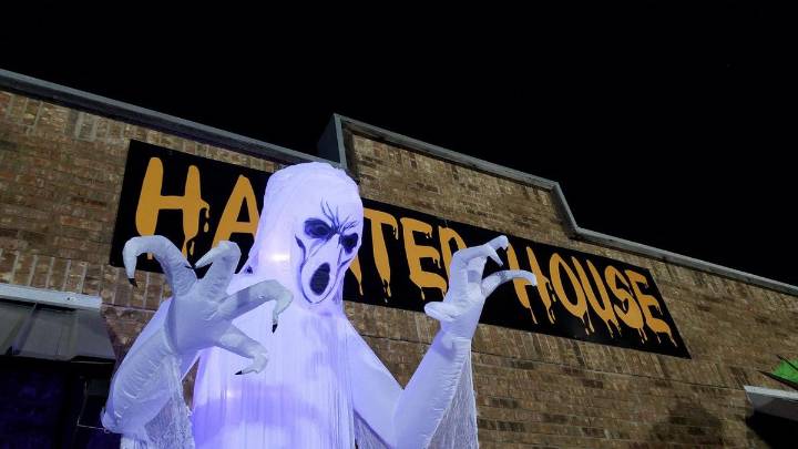 Feel The Halloween Spirit With Top Haunted Houses In Illinois
