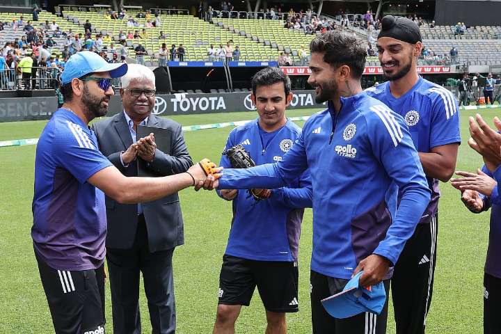 IND vs AUS 1st ODI: Nitish Kumar Reddy Gets ODI Debut Cap From Rohit Sharma