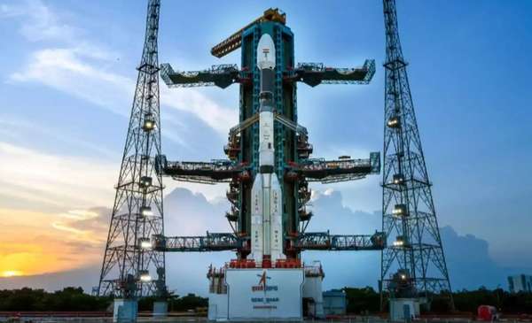 En Córdoba: alumnas participan de la construcción de un satélite junto a la India
