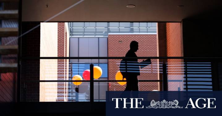 Western Sydney students, graduates told university degrees ‘revoked’ in email scam
