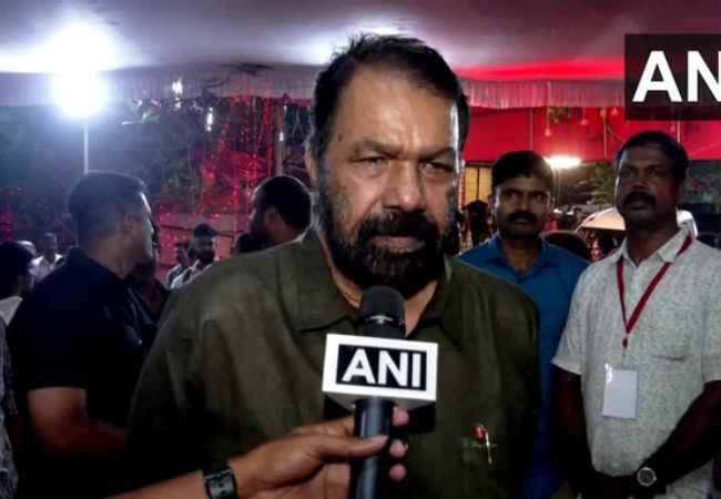 Hijab row: Kerala Edu Minister offers support to girl for getting...