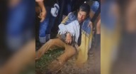 Milagro en Ciénaga: campesino se salvó de ser sepultado por una avalancha Antonio Durán transitaba por la vía que comunica San Pedro con San Javier cuando ocurrió el deslizamiento.