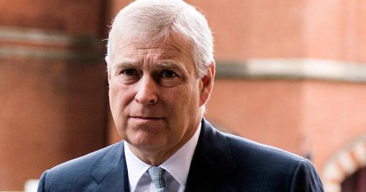 Rey Carlos III quita títulos y mansión al príncipe Andrés por caso Epstein